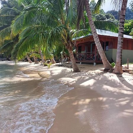 Ella'S Place Salang Tioman Hotel Luaran gambar