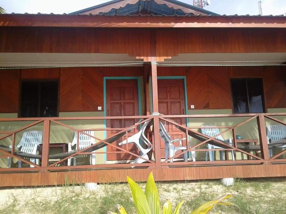 Ella'S Place Salang Tioman Kampong Ayer Batang Luaran gambar
